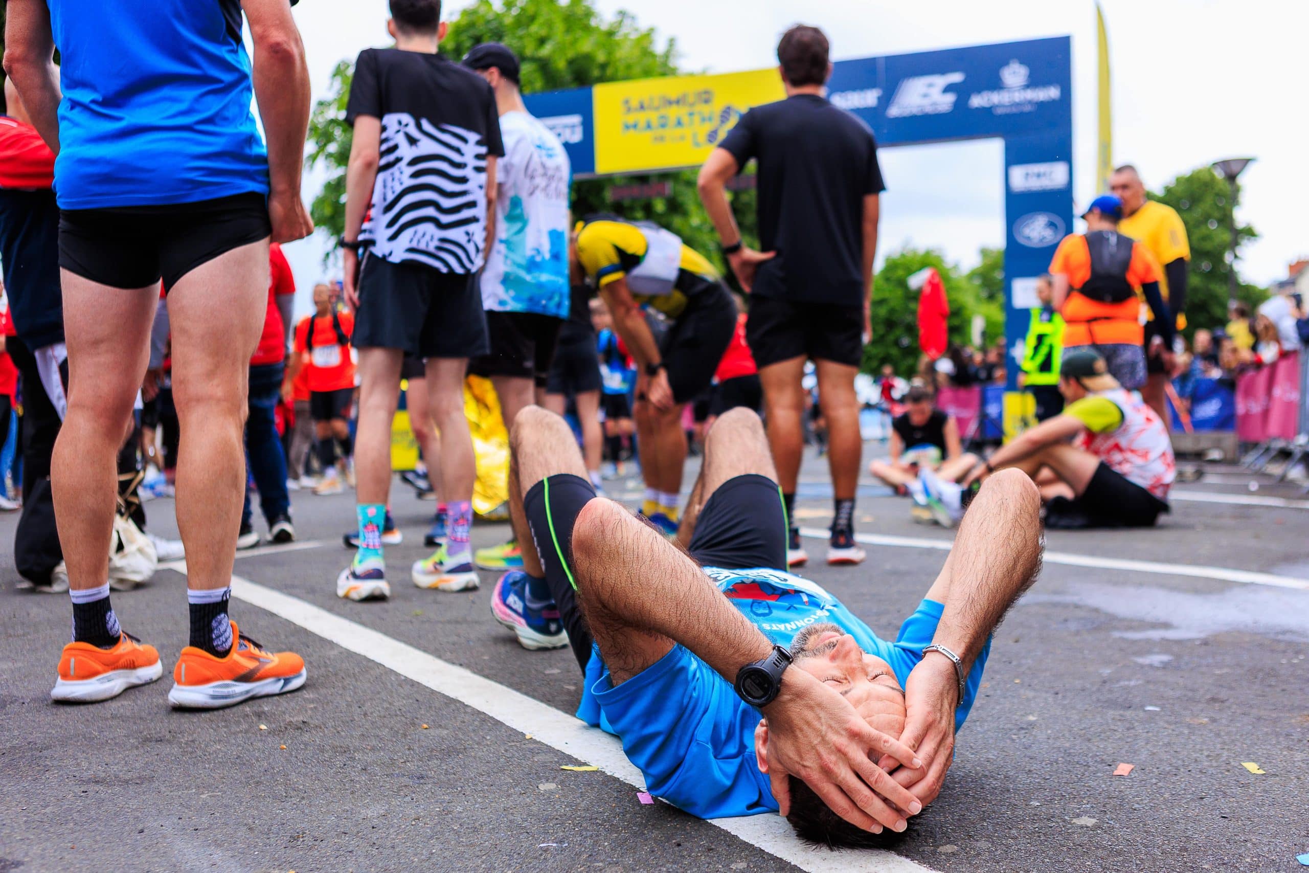Entre comparaisons, doutes et quête de reconnaissance, le syndrome de l’imposteur s’immisce jusque dans l’univers du running et du marathon.